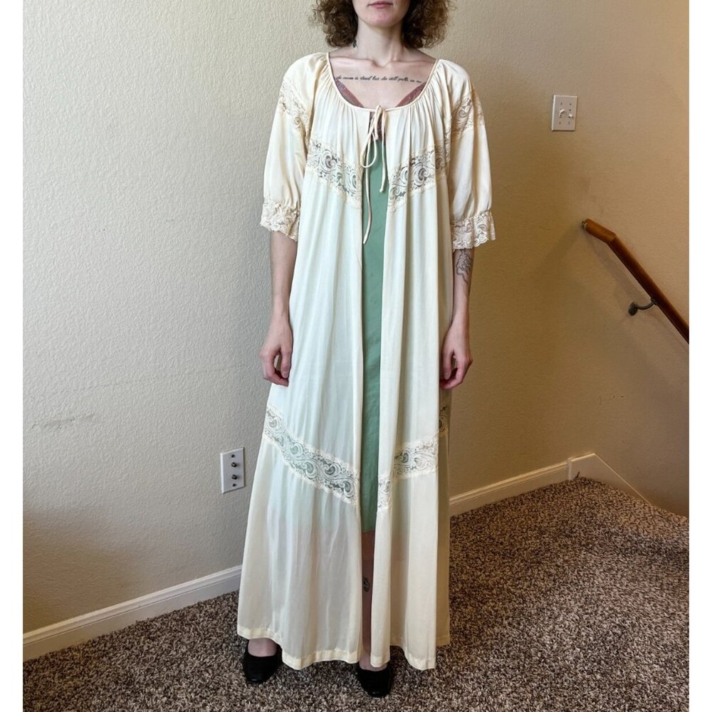 Vintage Cream/tan Maxi Robe Peignoir Dressing Gown Nylon/Lace 44" Bust Plus Size
